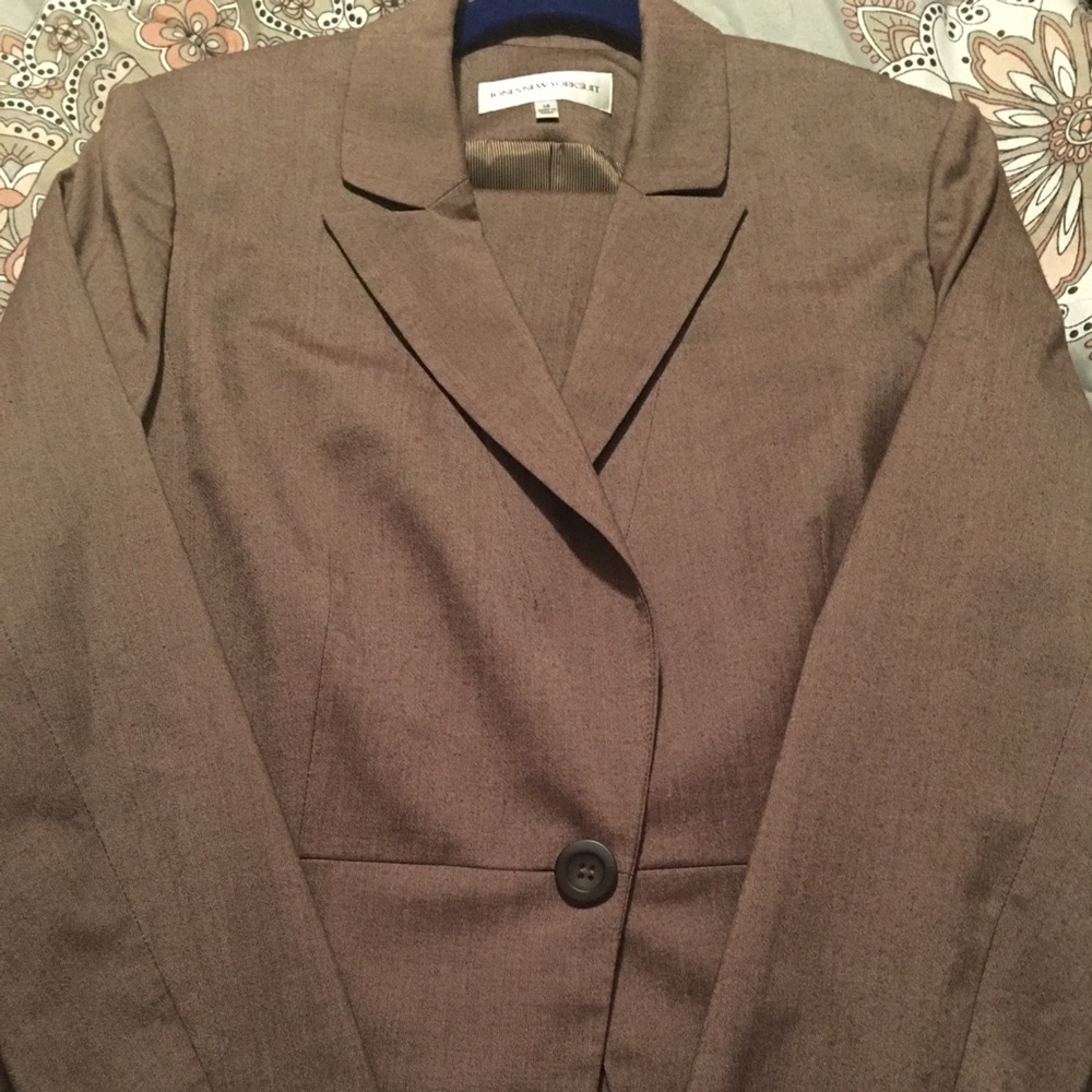 Jones New York suit